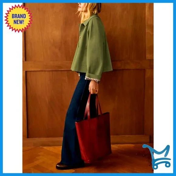 Lightweight Short Trench Jacket with Plaid Lining and Pockets - Picture 4 of 7